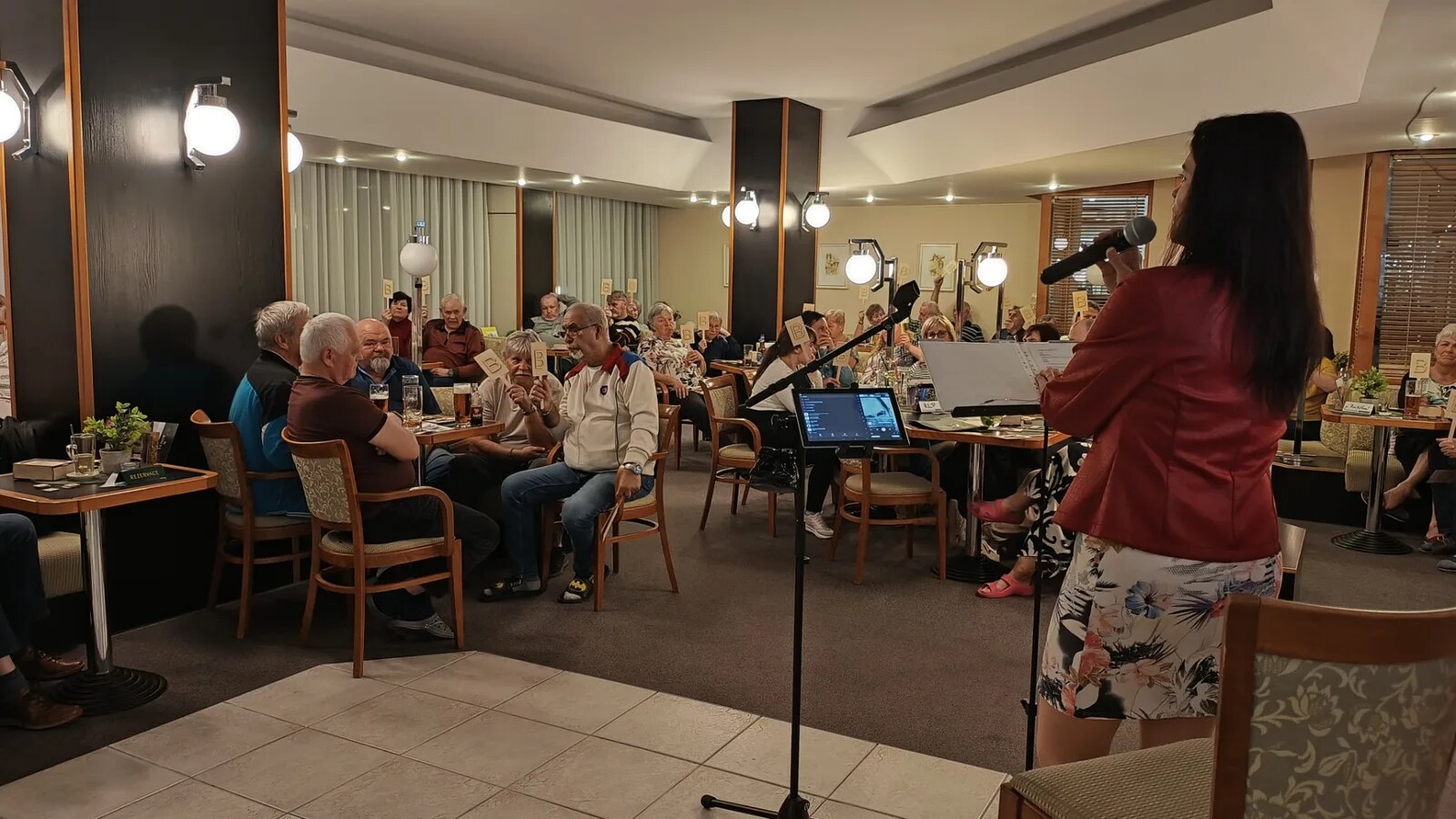 Petra Bágarová během moderovaného programu Plackviz