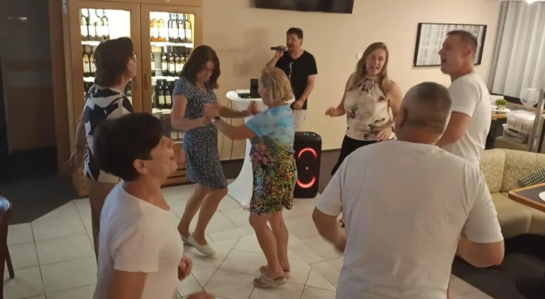 Petra Bágarová během moderovaného programu Plackviz